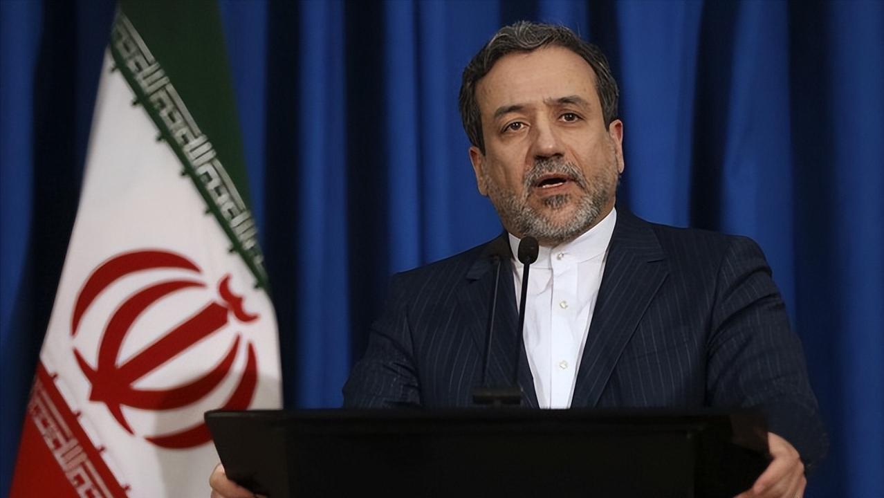 伊朗外长一句话，把整个海湾吓得夜不能寐！"美以炸了布什尔四次，炸穿了，核辐射第一