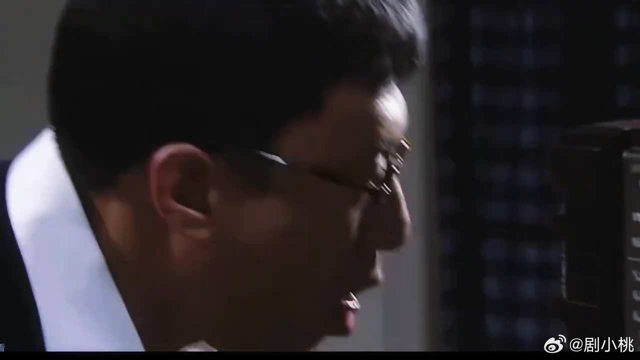 十年了终于知道朱碧石在呕吐什么 孙红雷导戏导到自己笑场，朱碧石还一脸无辜地继续吐