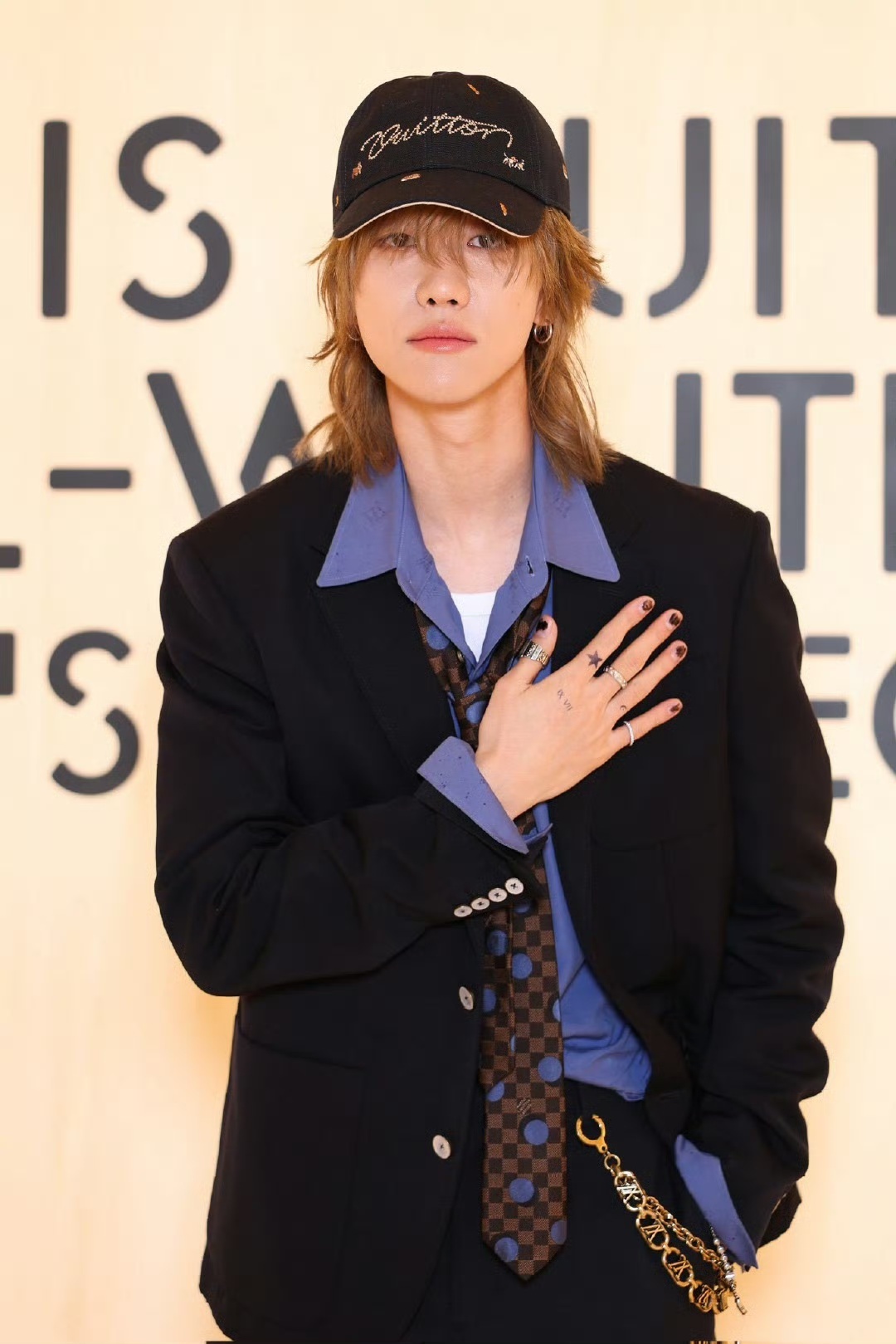 娱乐王鹤棣lv大秀g社生图王嘉尔王鹤棣徐明浩生图王鹤棣lv大秀g社生图，帅的嘞 