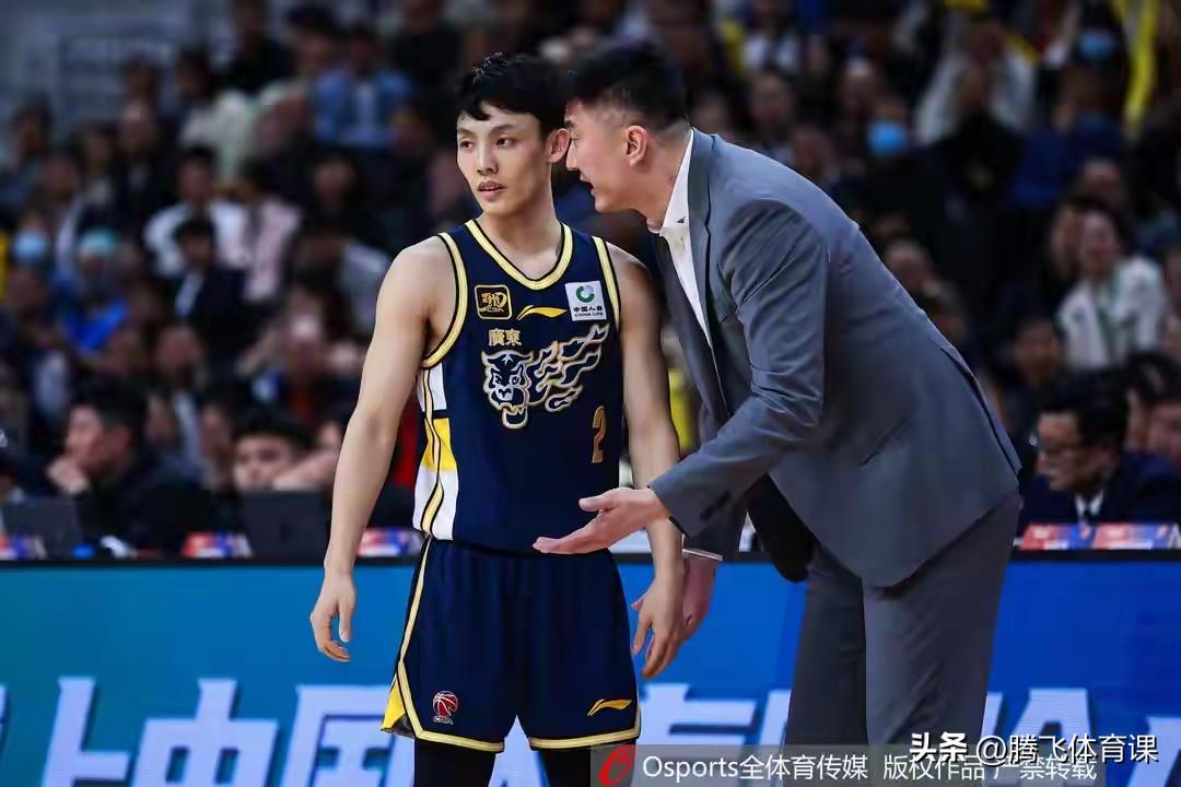 集体爆发！广东6人得分上双轻松击败新疆避免连败。

CBA常规赛第27轮广东主场