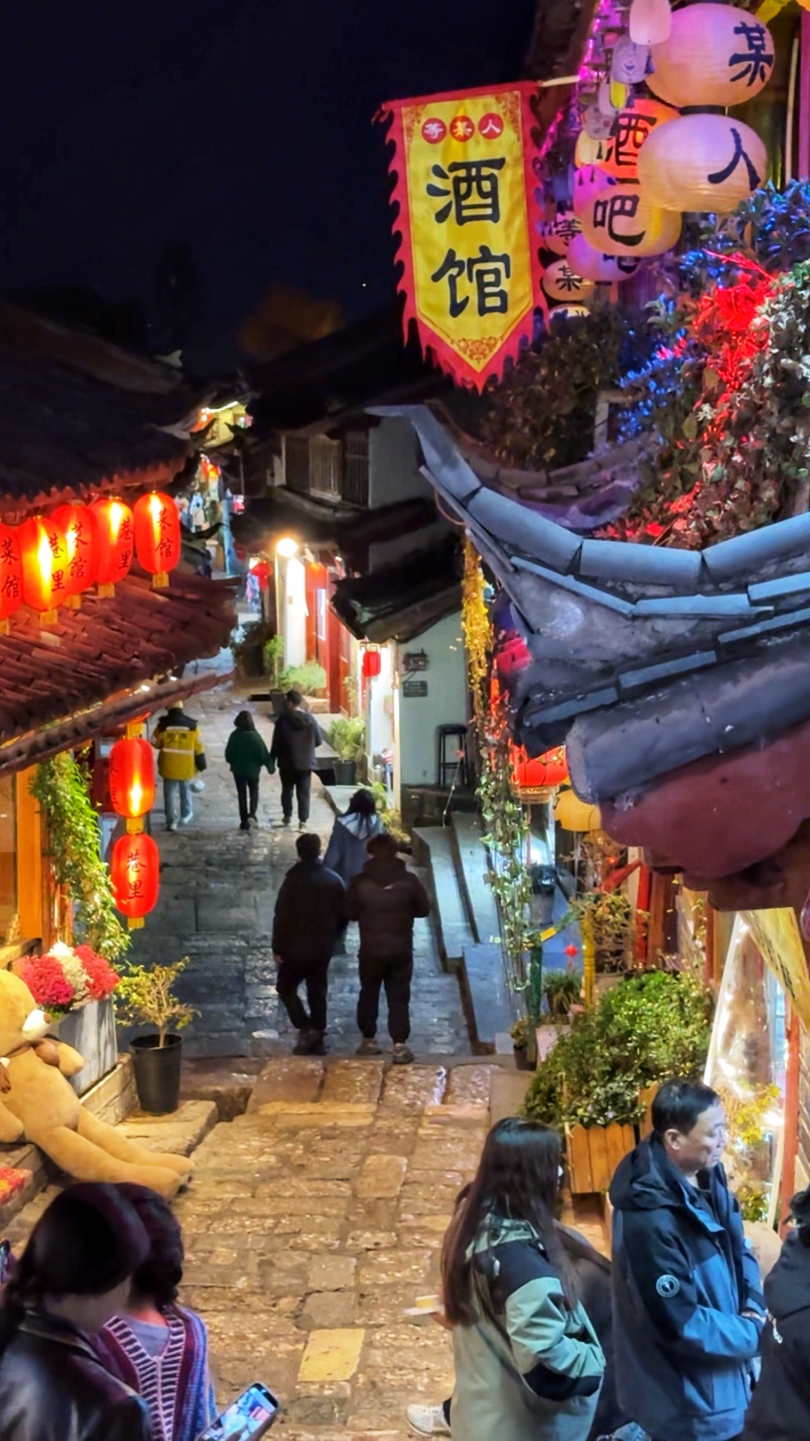 来丽江有没有行程比较轻松，路程也比较短，不需要坐很久的车，每天晚上还可以逛丽江古