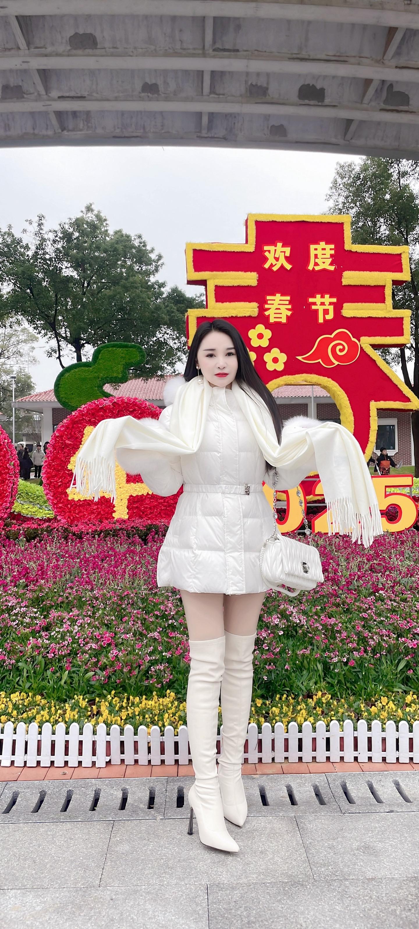 “心这个东西，给对的人就是无价，给错了人一文不值，没有谁配不上谁，两块...