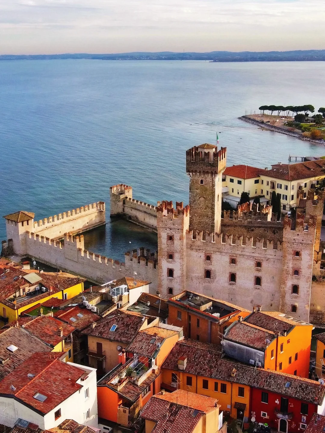 意大利💐绝美湖畔温泉小镇 春夏度假好去处！