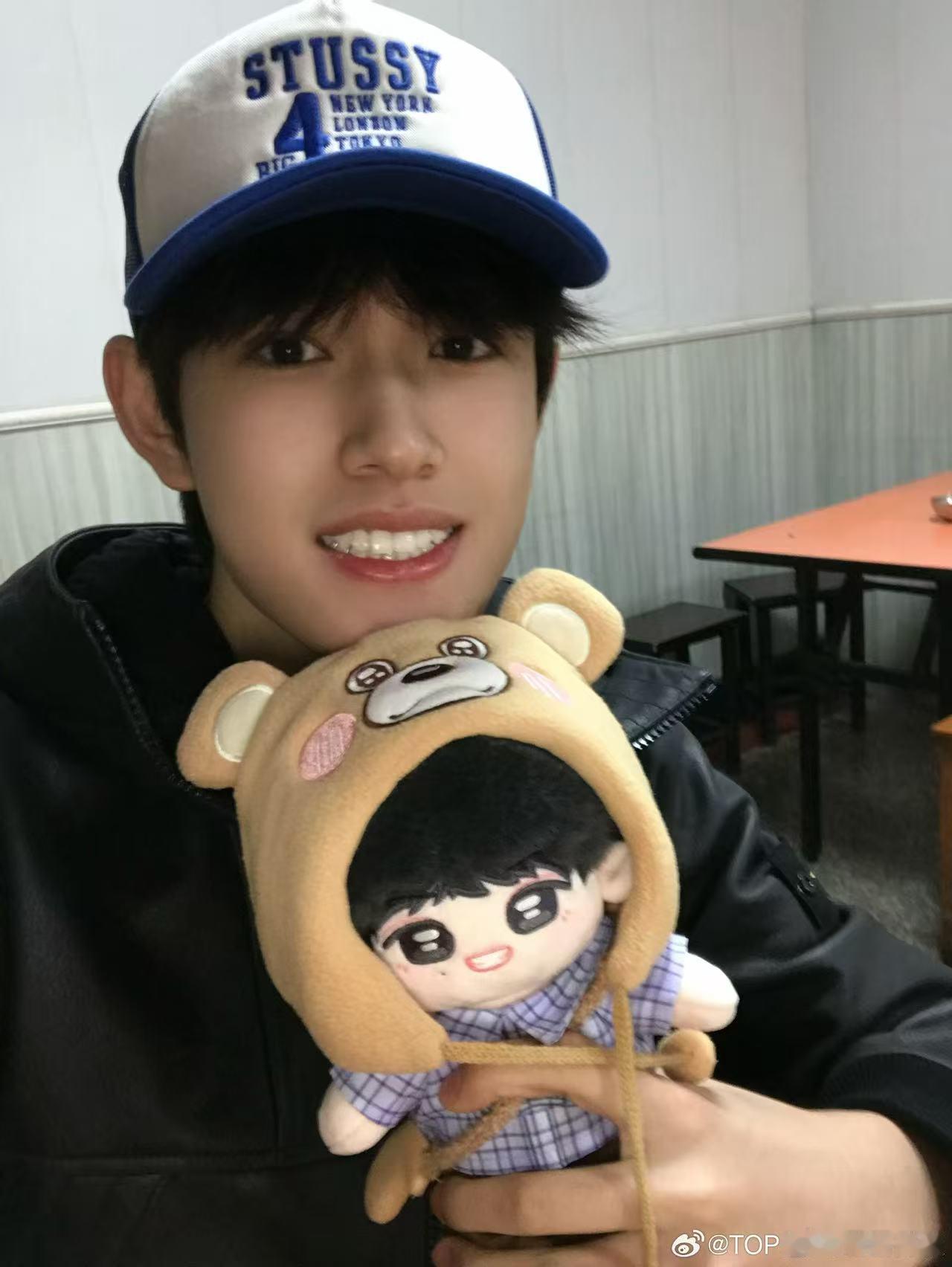 张极又在哪闯祸呢  张极这种无心闯祸特别圈粉，不装不刻意，就是大大咧咧的小孩样子