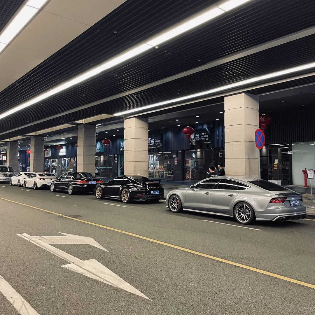 在深圳看见的两门小跑车