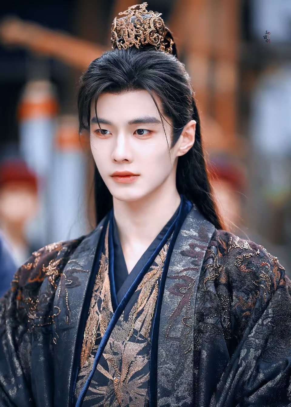 上周剧集角色热度榜：TOP9 艾米《雀骨》谢嘉鱼TOP8 虞书欣《灿如繁星》林晚