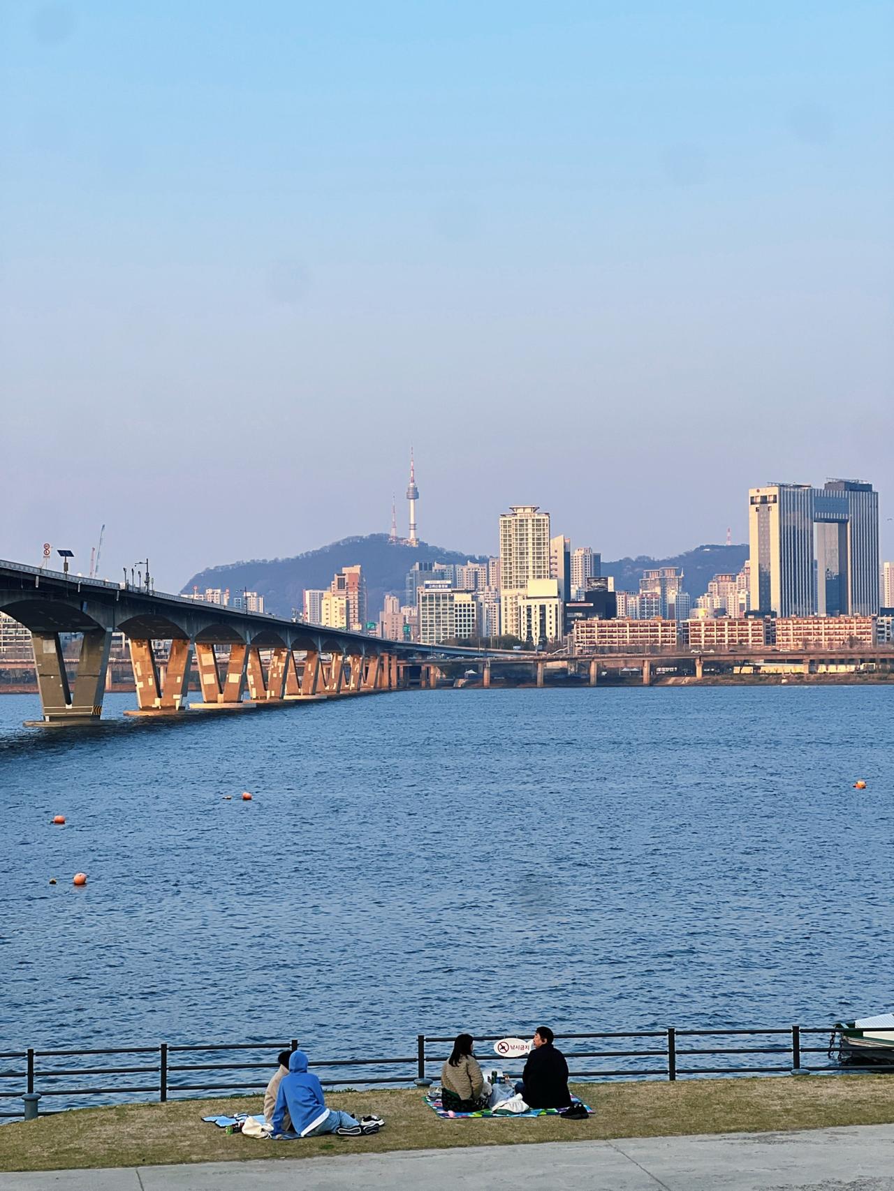 汉江（韩国）

汉江全长545公里，流域面积3.45万平方公里（其中韩国2.6万