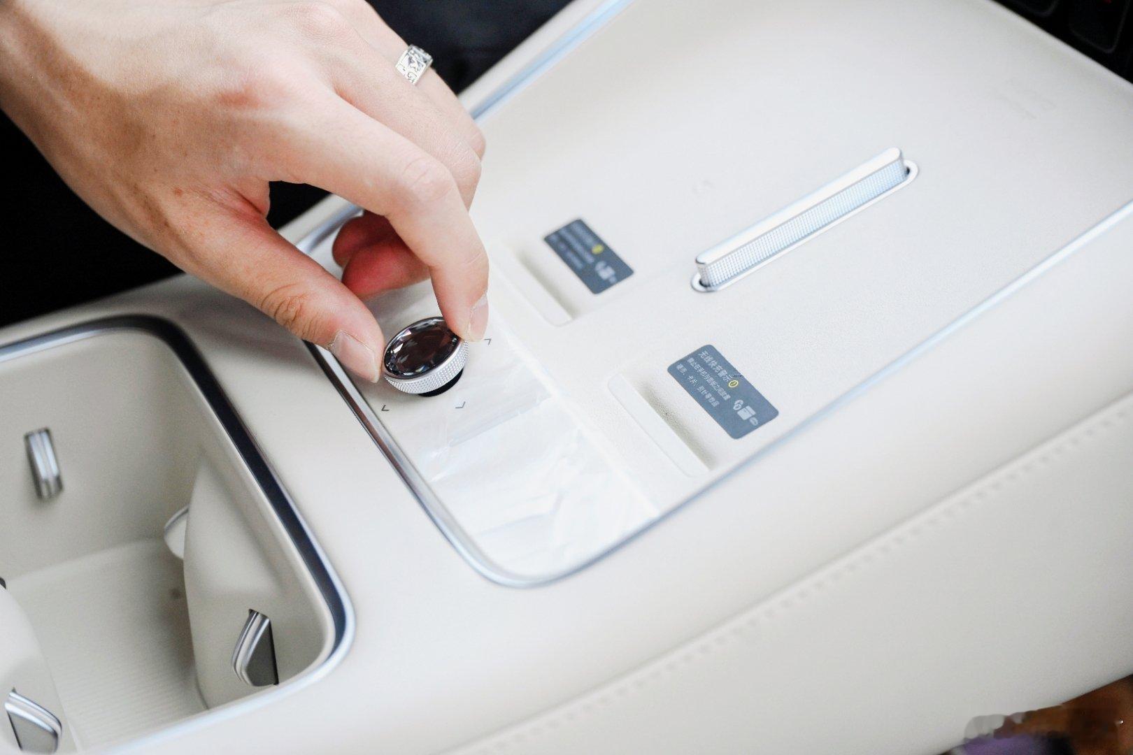 一眼沦陷！低趴宽体，溜背弧线，颜值直接封神 ！就问谁看了不心动💗这车开在路上回