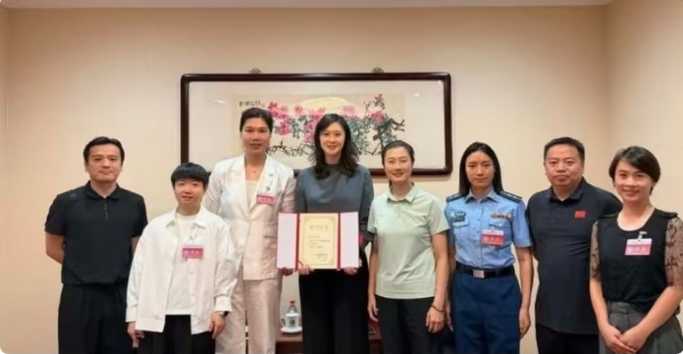 厉害了孙颖莎，出席全国青联活动，因伤休战乒超缺席澳门冠军赛 