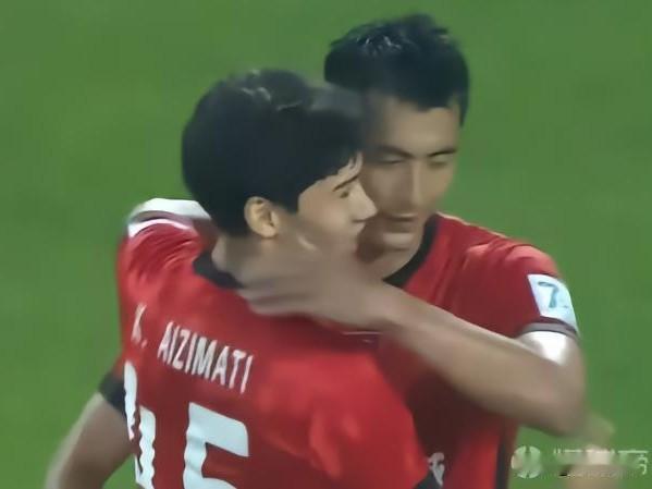 王子铭打进代表成都蓉城首球…在今天晚上进行的足协杯第4轮比赛中，成都蓉城4-0击
