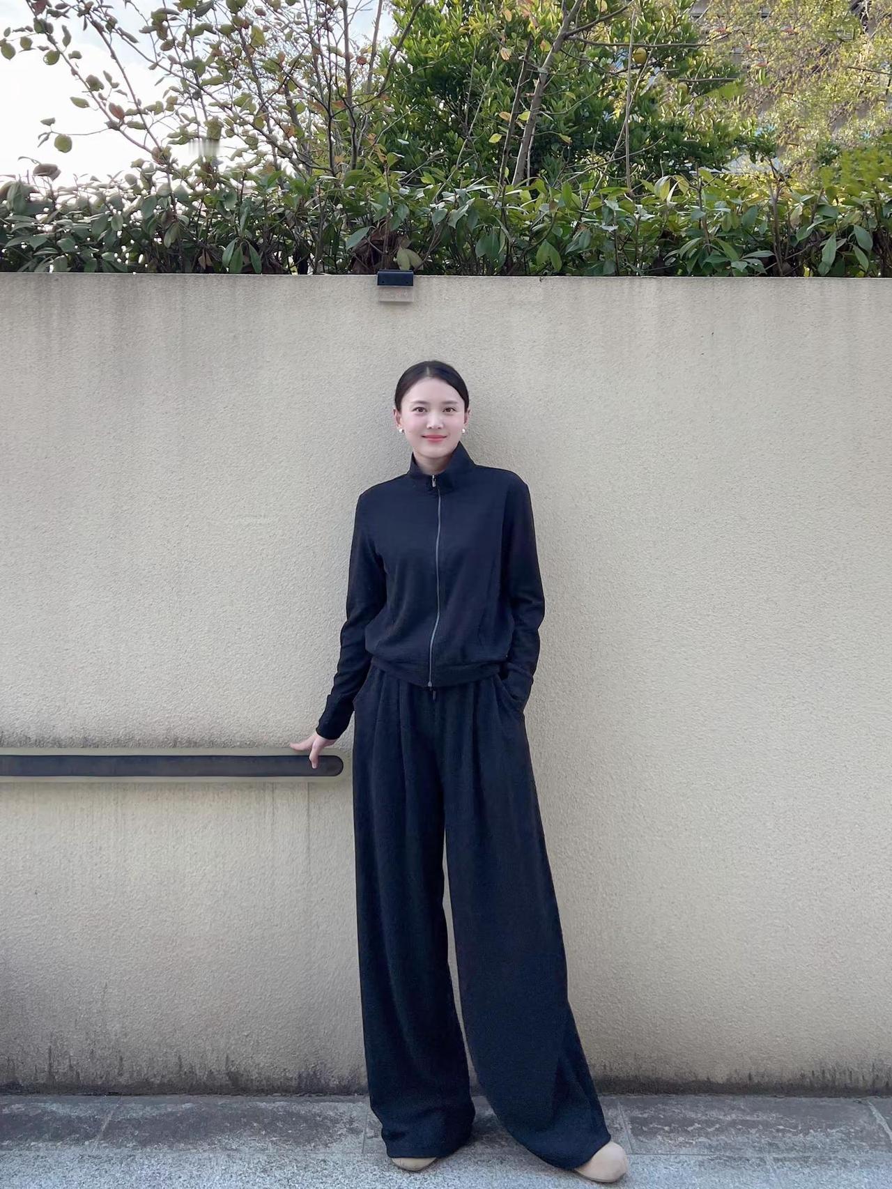 日常喜欢松弛感穿搭。穿搭 复古风格 穿搭技巧