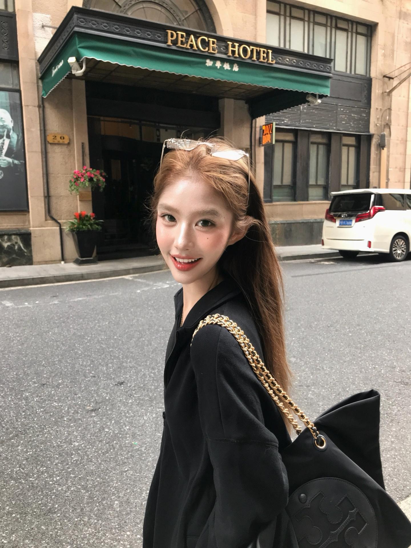 我才21岁 我的人生才刚刚开始 有的是时间试错 我最不缺的就是勇气和时间