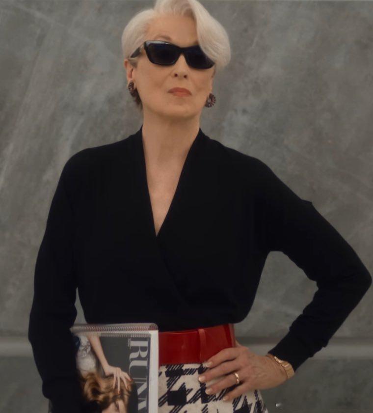 利刃出鞘导演非常希望梅姨能出演未来的《利刃出鞘》电影“如果你看到了这段话，梅丽尔