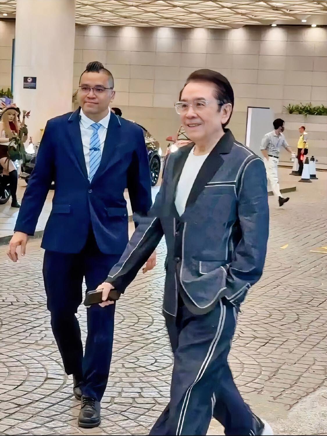 完全看不出来这快80岁了怎么保养的啊 ​​​
 娱乐