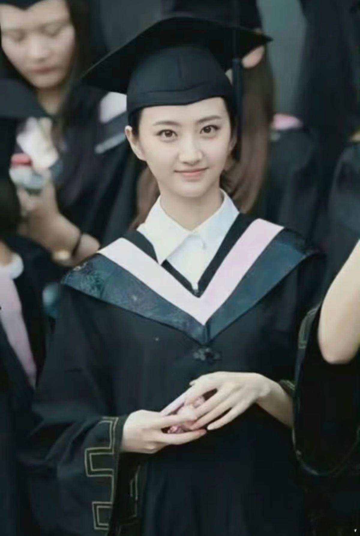 人间富贵花景甜大学时期的青春靓丽模样！ ​​​