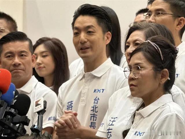 蒋万安力挺饶庆铃
今天早上，台北市长蒋万安在受访时力挺恐遭“陆委会”查办的台东县
