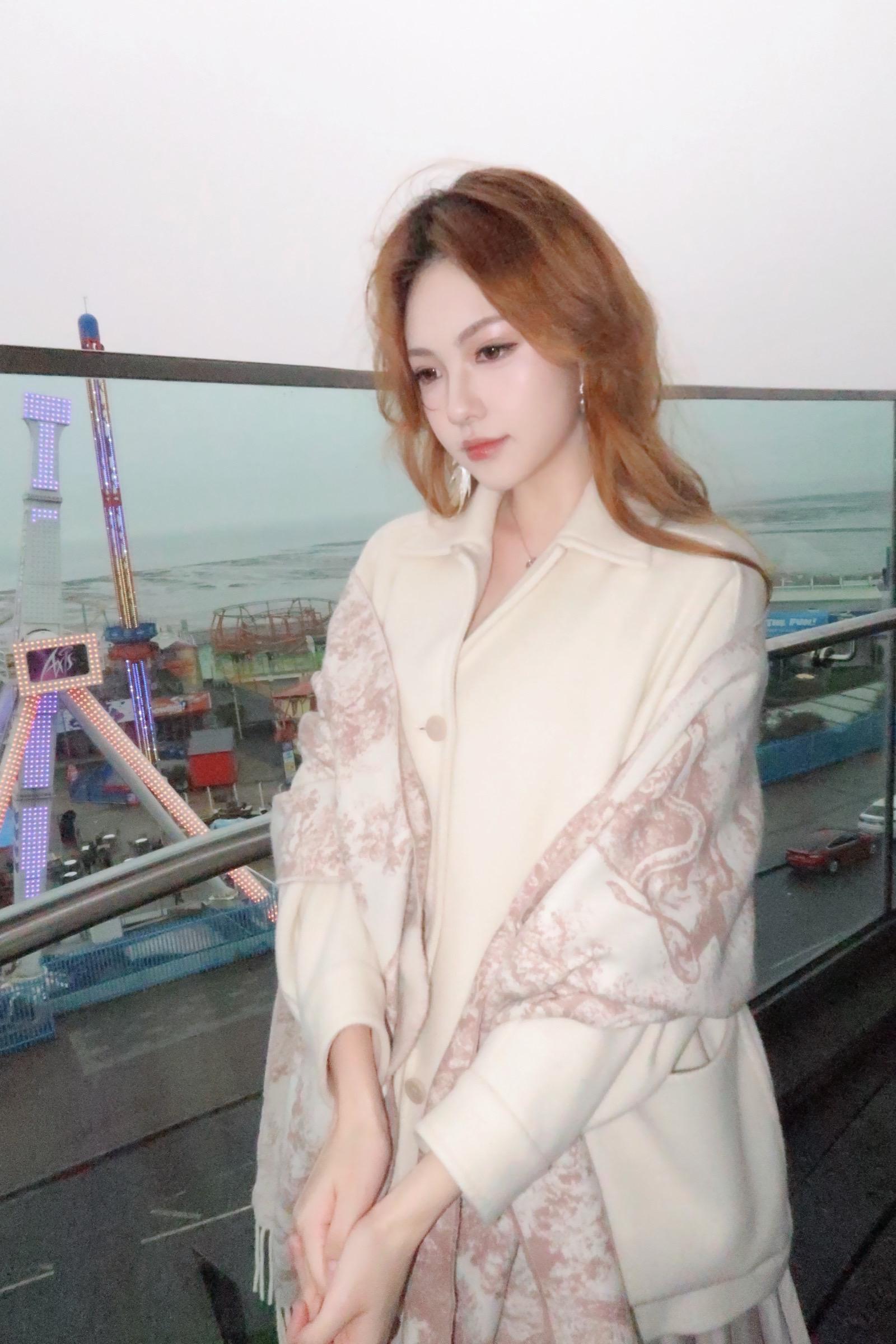 直到有个人说 他的世界刚好需要我的吵闹