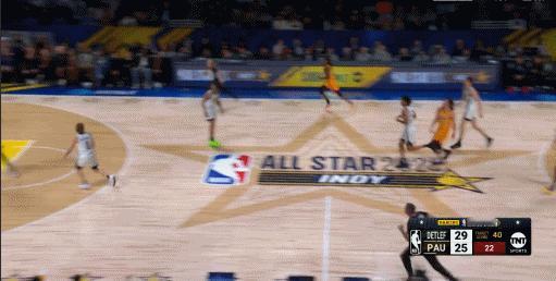 NBA新秀挑战赛镜头：文班，你好会啊！
  文班接传球的时候已经在篮下了，直接扣