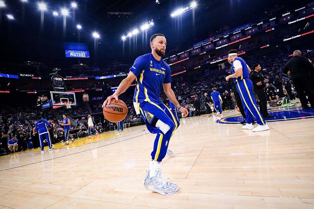 30 is back.©️Noah GrahamCurrySoleNews库里金