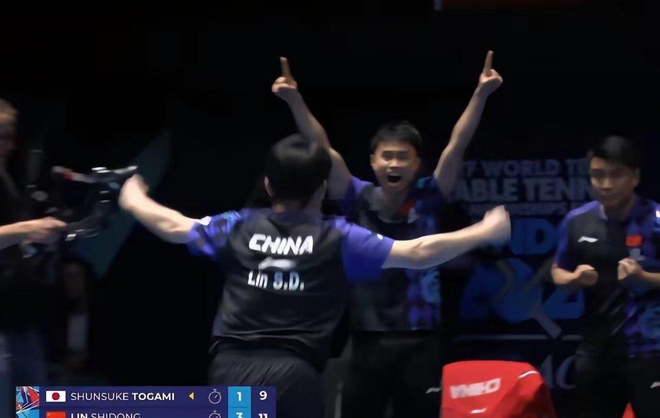 国乒3比0轻取日本 热泪盈眶！国乒3：0横扫日乒夺冠，林诗栋像个孩子扑到王皓怀里