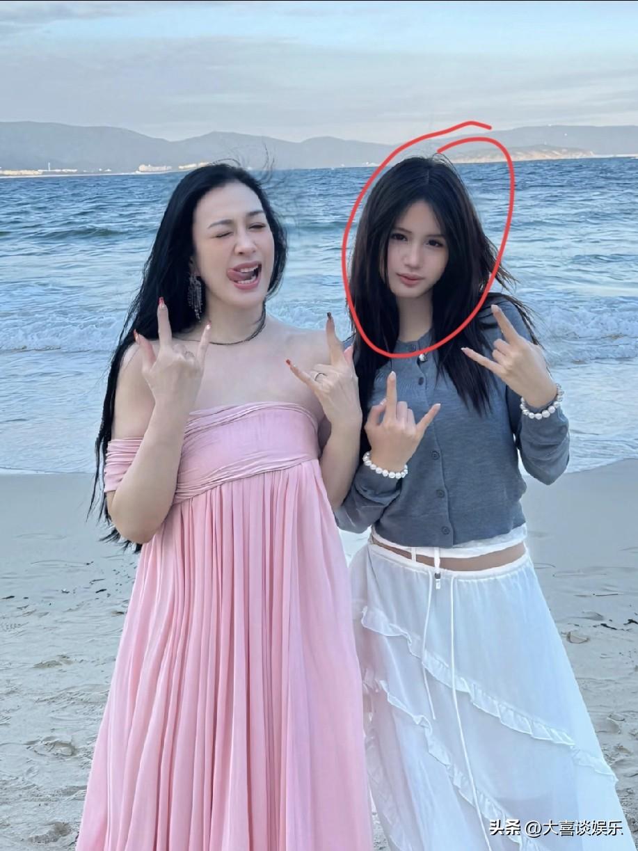 钟丽缇女儿把同学上厕所的照片发到网上，一句“孩子小不懂事”，敷衍了事。

“孩子