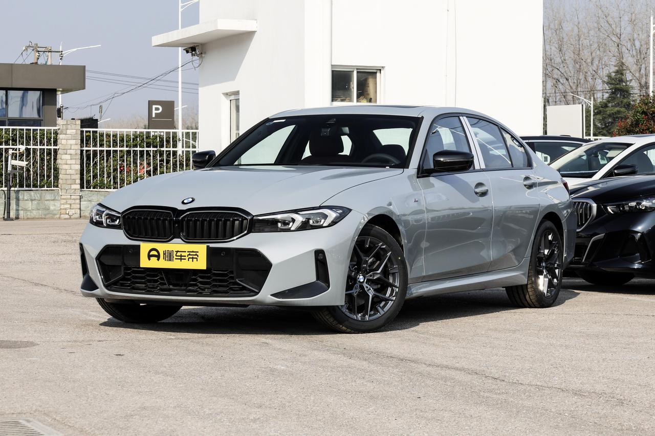 价格一降再降！宝马3系降到20.48万起，能抄底了吗？
最近刷到宝马3系降价的消