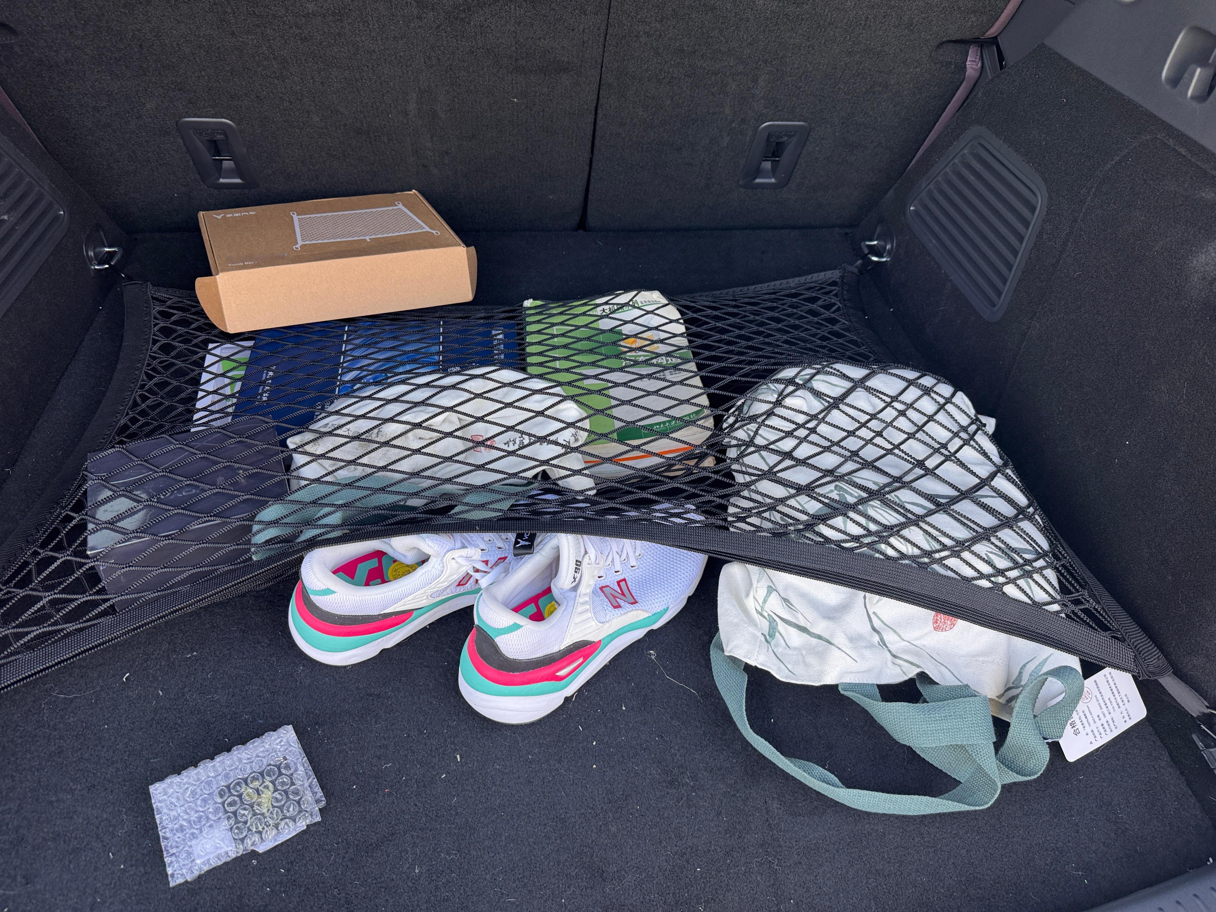 岚图商城买了后网兜，终于可以舒服0.8g过弯了 