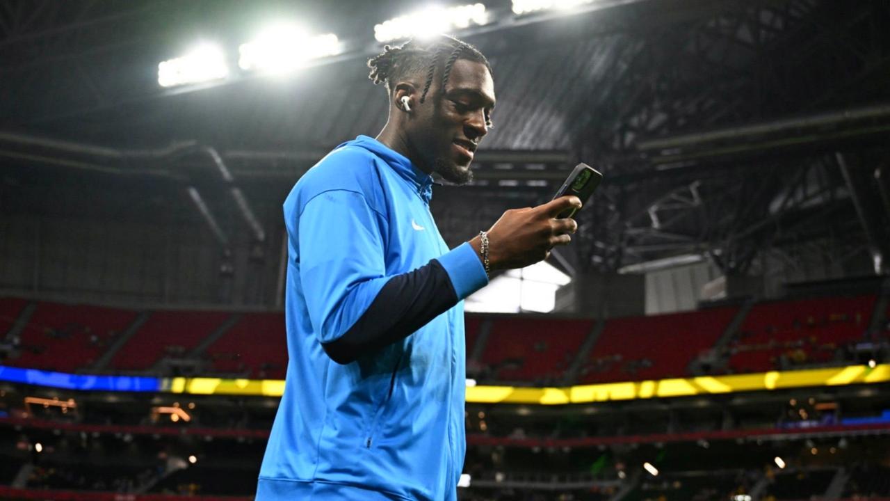 罗马原希望租借切尔西中卫迪萨西，但由于切尔西已没有外租名额，租借交易方式不可行。