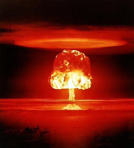 警钟长鸣！日本一旦私自研发造出核弹，后果简直不敢想象！中日地理位置极度邻近，短短