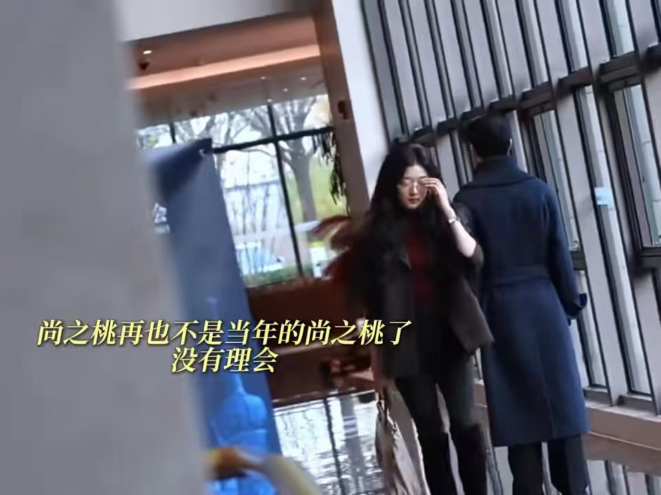 早春晴朗把北京拍成A市了 天堂超市那几个镜头比任何台词都管用，纸醉金迷全靠光影说