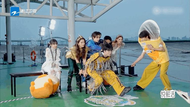 #杨迪住手吧黄子弘凡破防了# 突然就明白为什么黄子弘凡会破防了？毕竟就差柠檬一角