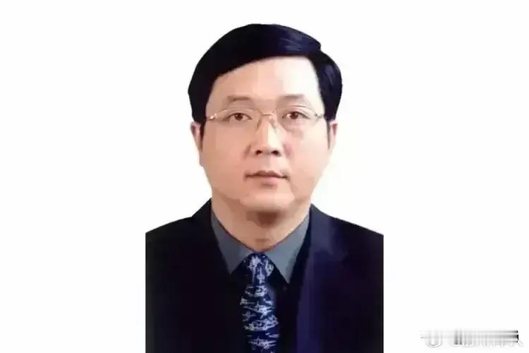 杨伟杨伟院士离任中航工业集团副总经理职务，他是中国飞机设计领域仅有的两名科学院院