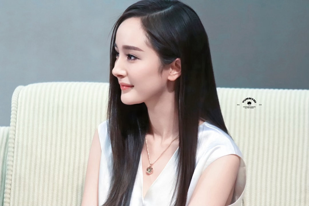 杨幂  ym杨幂冯湮儿 ym 杨幂冯娷 🦊“荒芜的平原开满玫瑰，你来时花已绽放