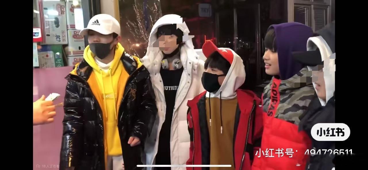 不要再问他为什么叫小宝了，你说他为什么叫顾名思义当然是小小的萌娃宝宝吖张泽禹 p
