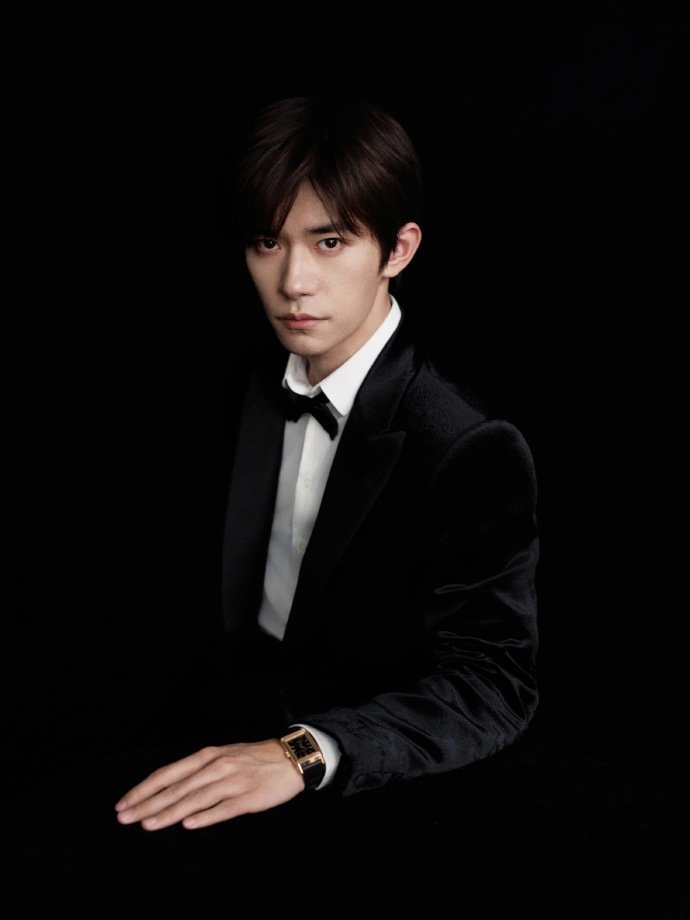 易烊千玺第38届中国电影金鸡奖工作室出图！