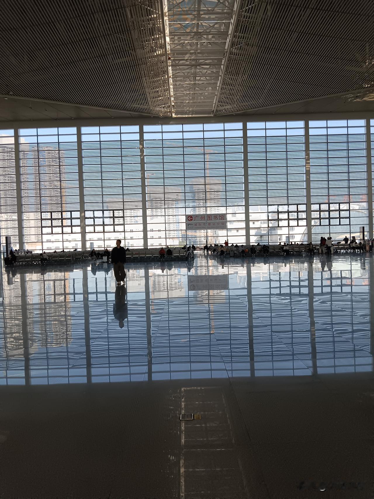 广东最大的城际站位于何处？答案或许是广州花都。大家不妨瞧瞧花都站，它是两条城际线