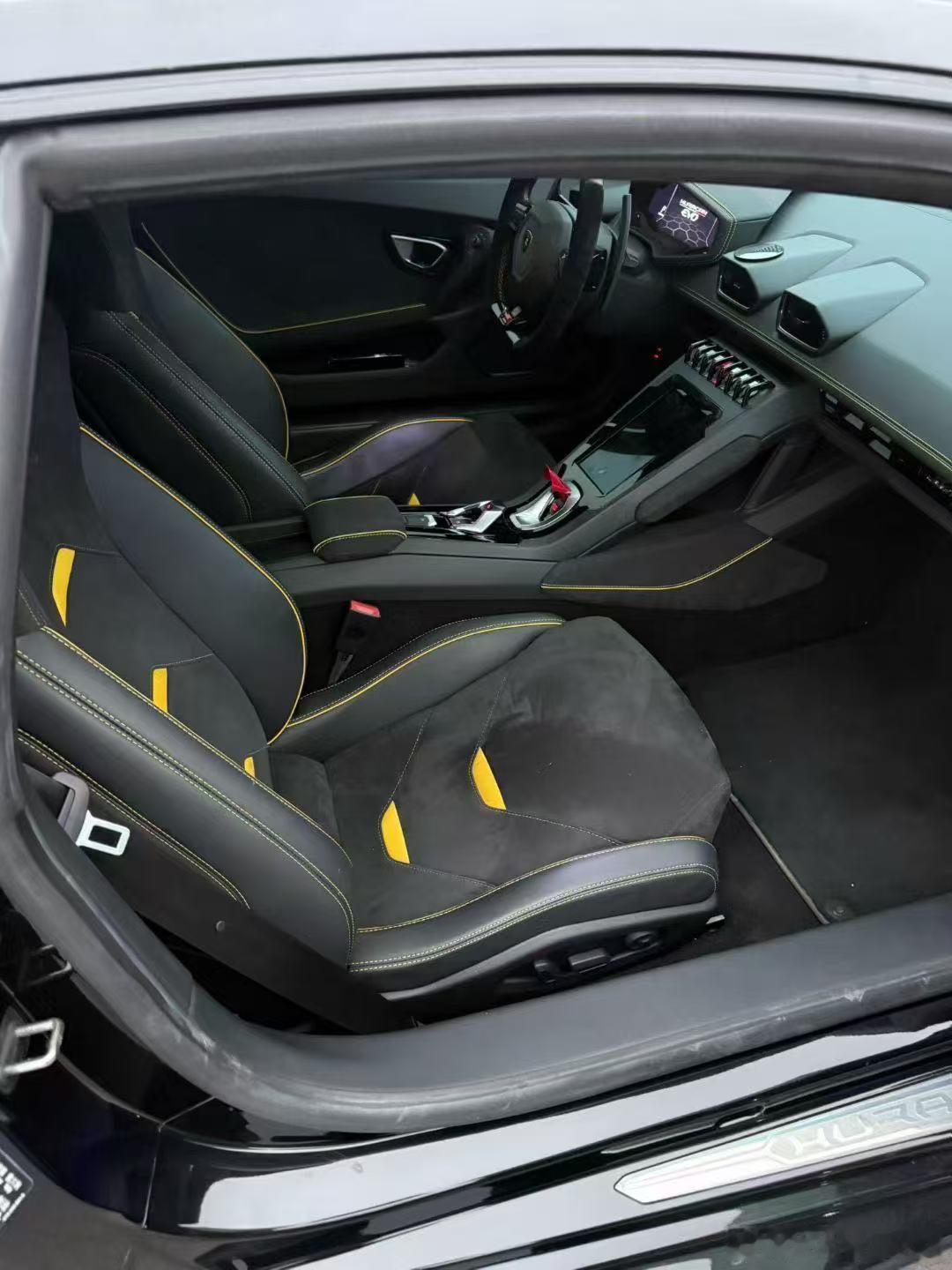 兰博基尼EVO，22年上牌，9000公里，黑武士配色🖤 选配生活套件·20寸轮