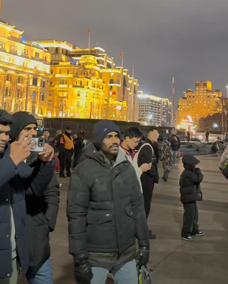 印度人回到印度后如何评价中国

曾经有一位印度博主，来中国旅游，待了一周，回去后