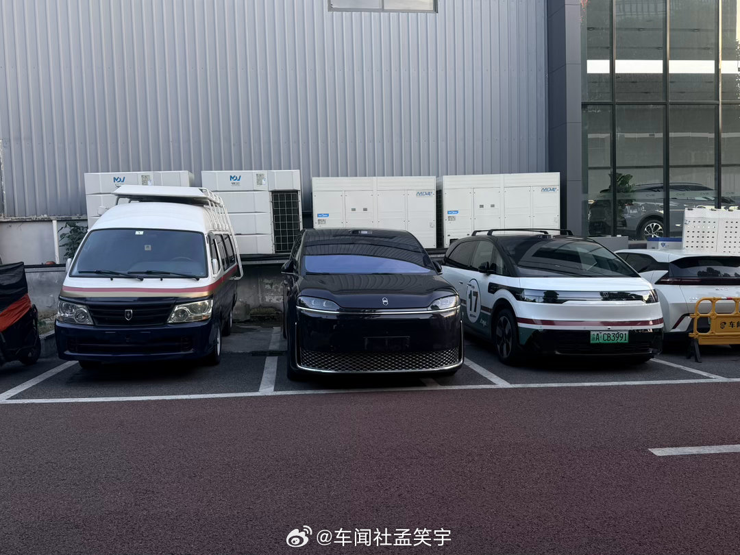 三个大面包，你们喜欢哪一个？ 