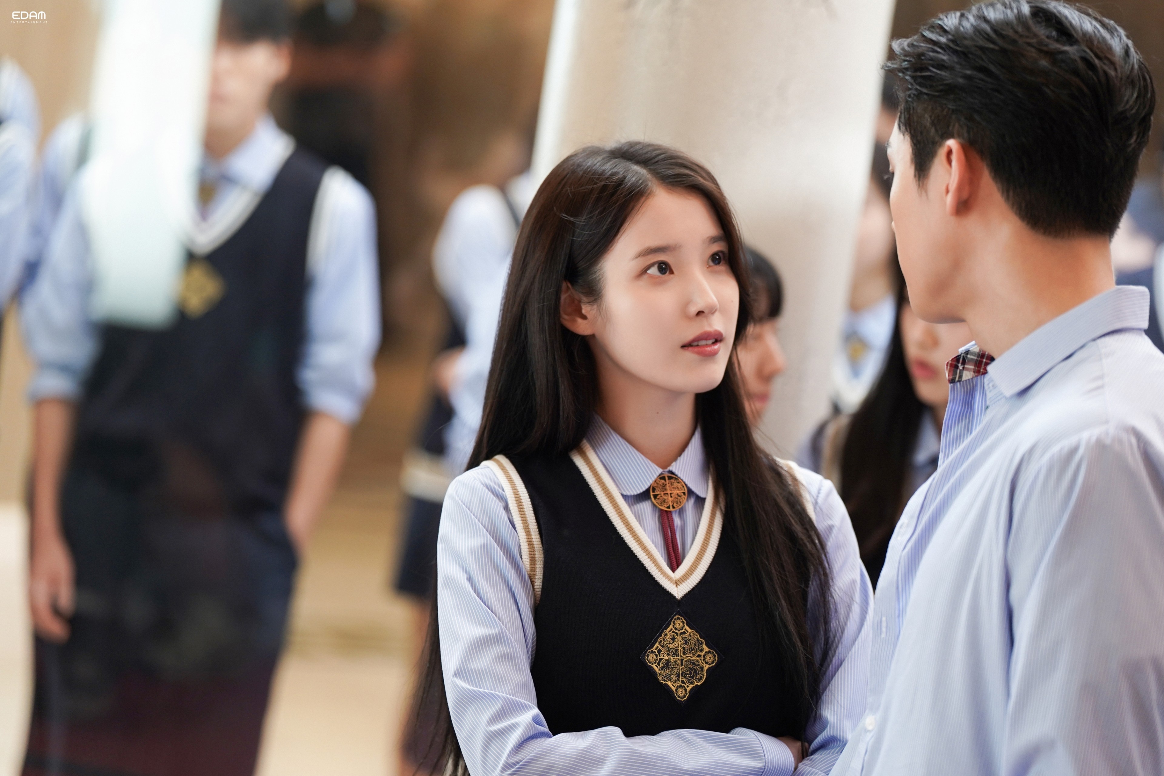 260413 IU官方更新《21世纪大君夫人》花絮照Part.1 