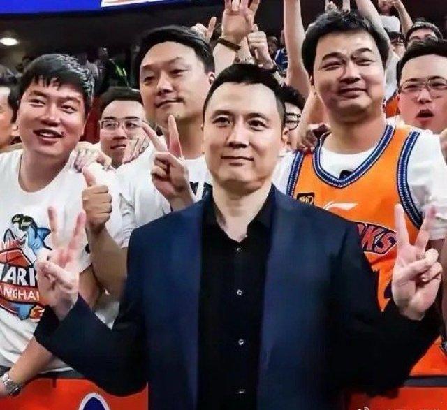 上海男篮的卢伟，绝对是个人才，看完今晚他们22分血洗广厦的阵容安排，你就知道了—