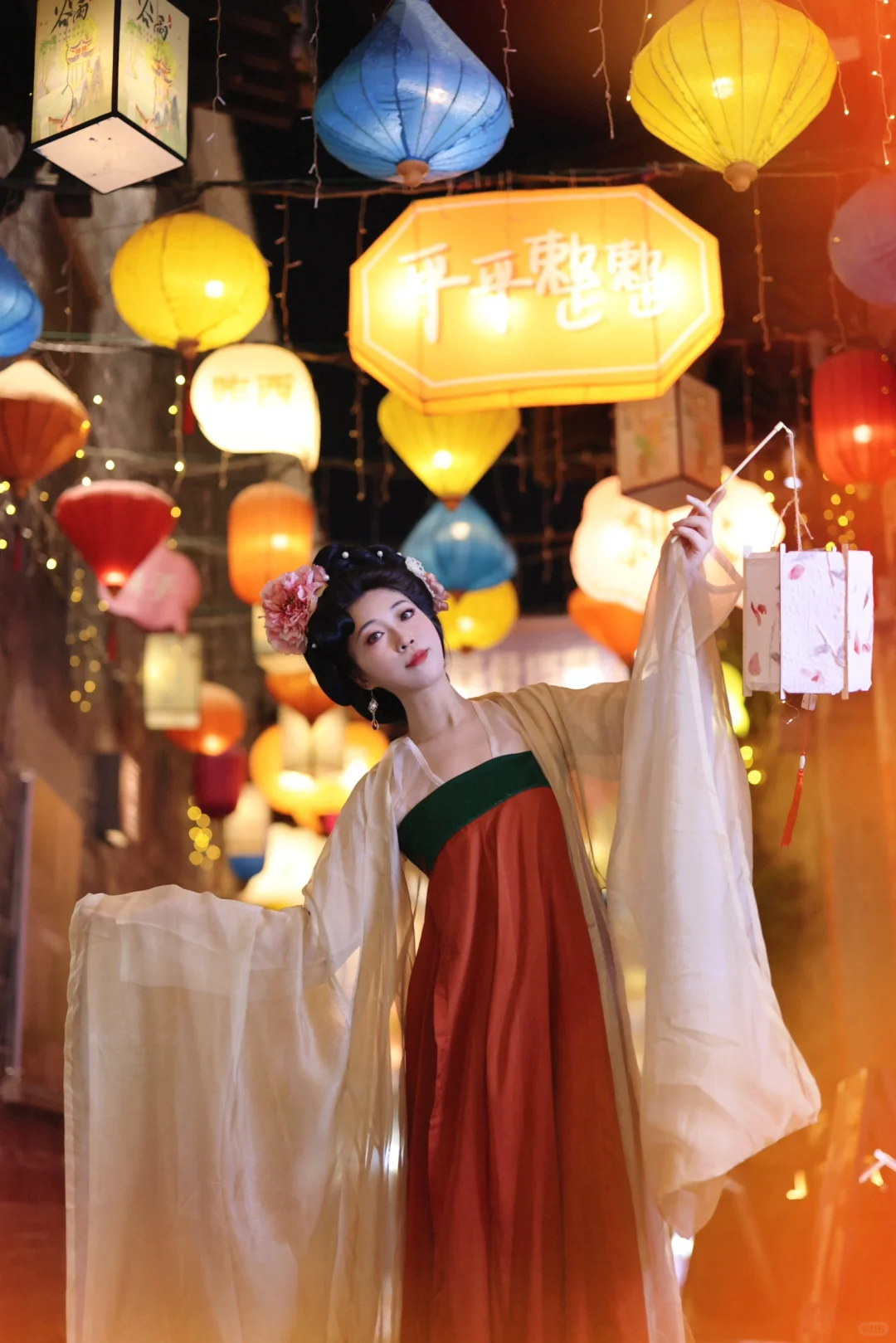 夜拍也太有氛围啦🏮