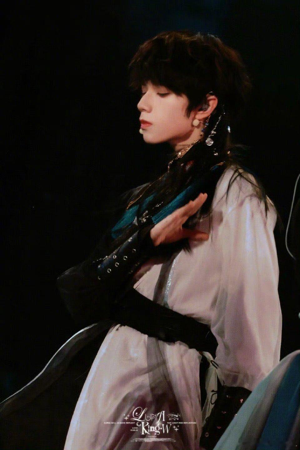 王橹杰站姐出图，每张图都好高级啊！｜王橹杰