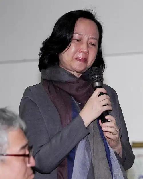 台湾省百亿总裁夫人徐丽玲近日发文证实爱子徐子祥自杀死亡，终年50岁。
 
而在不