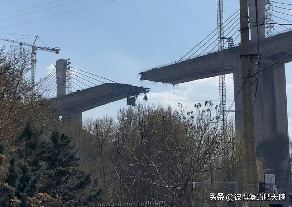 #伊朗袭击美军隐秘据点致37人死亡# 
美国和以色列摧毁了伊朗一处关键基础设施—