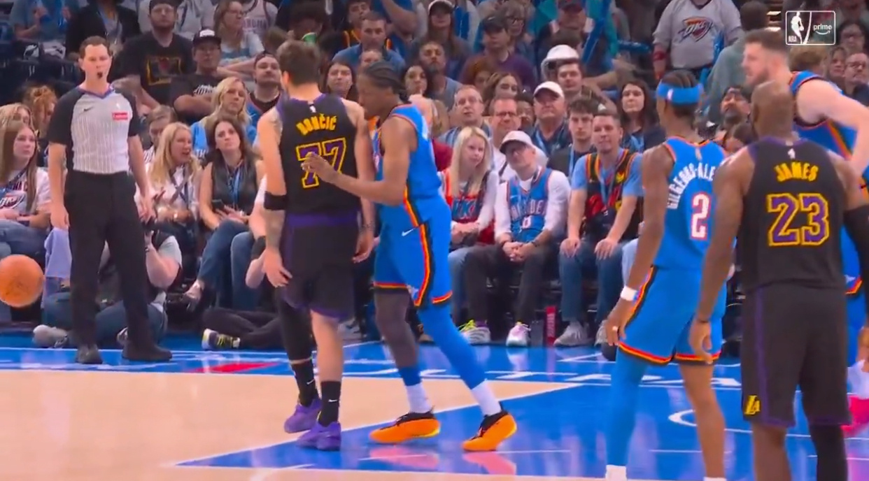 现在受伤的球员真多！🙏🏻希望卢卡没事！ 