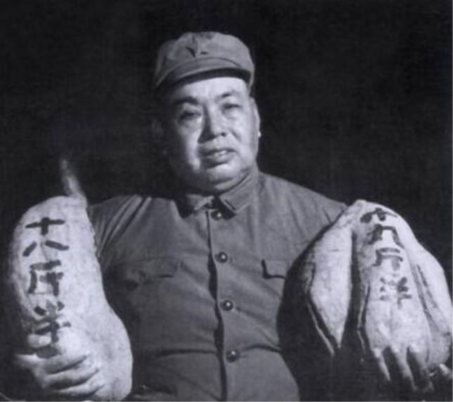 许世友退居二线后，你知道他选择的定居地点是哪里吗？为此，他还和自己的家人产生了不
