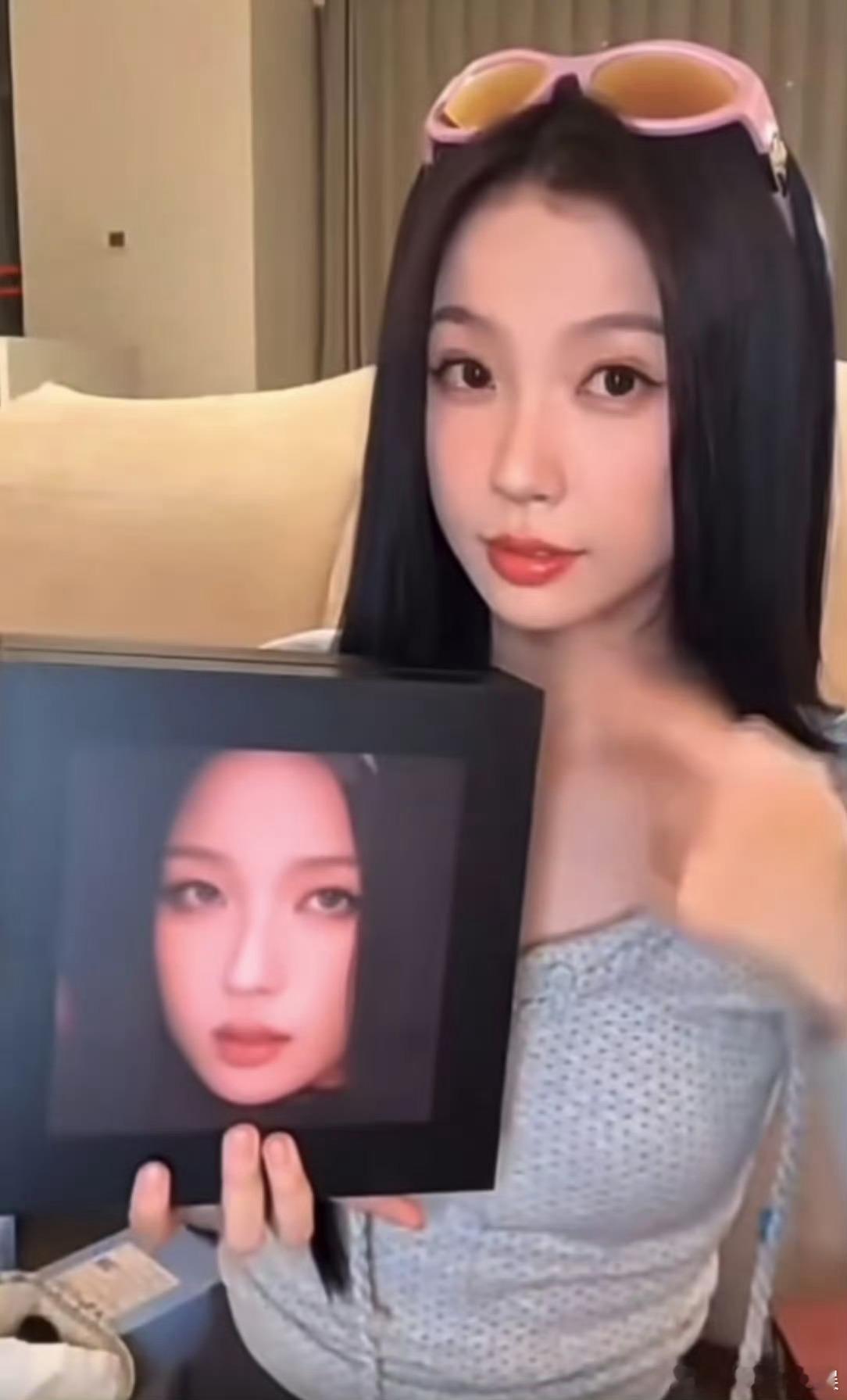 这是怎么好意思把P图这么严重的照片拿出来的 