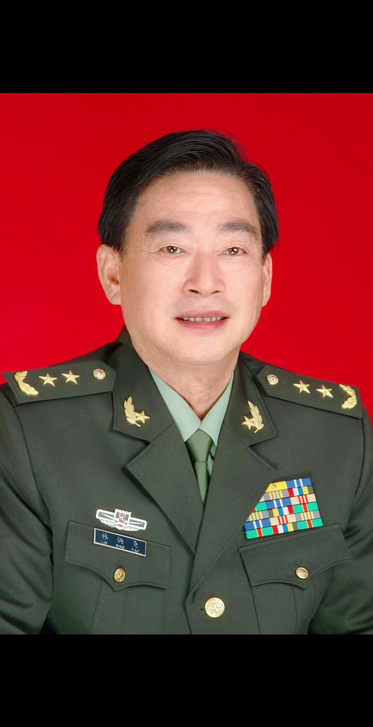 七律·悼林炳尧将军
闽山闽水育雄才，铁血丹心戍海隈。
帐下亲量征履破，营前细问战