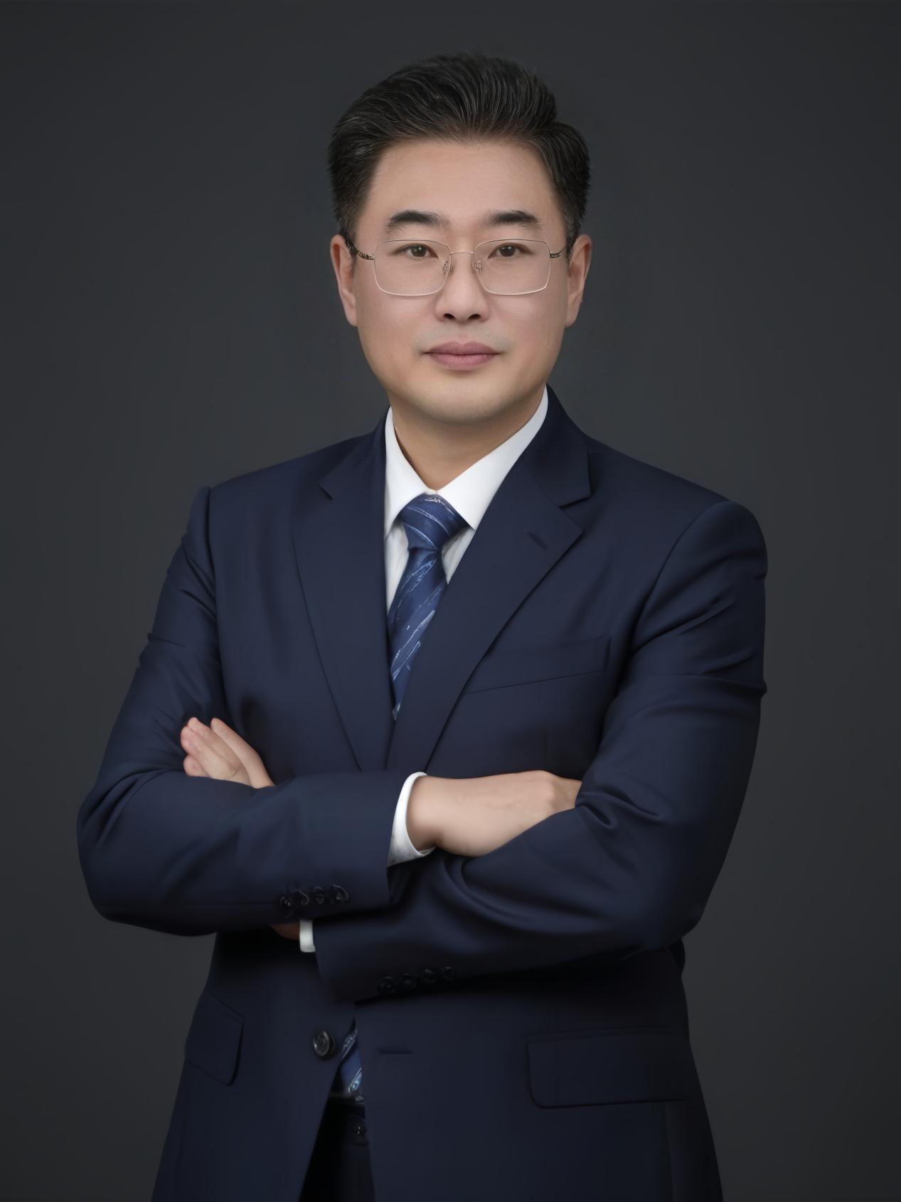 对话中诚华隆董事长王嘉诚：国产AI芯片正在告别“对标英伟达”思维
